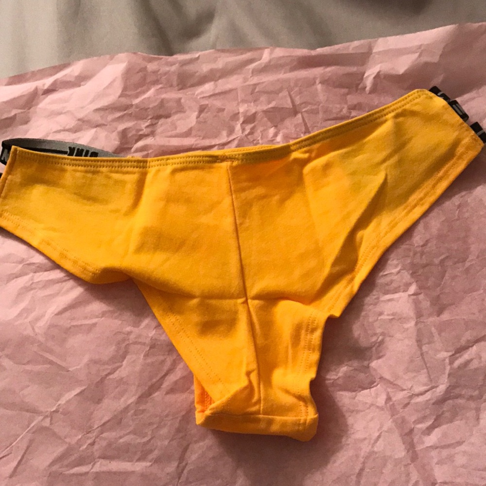Strappt checkster pink panty - Picture 2 of 2